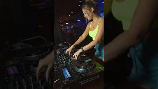 Download Lagu Midnight Fever #muziek #lied #dj #danslied MP3 Download Lagu Midnight Fever #muziek #lied #dj #danslied MP3
