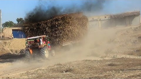 Fiat Tractor pushing heavy loaded trolley | Belarus 510 tractor pulling trolley