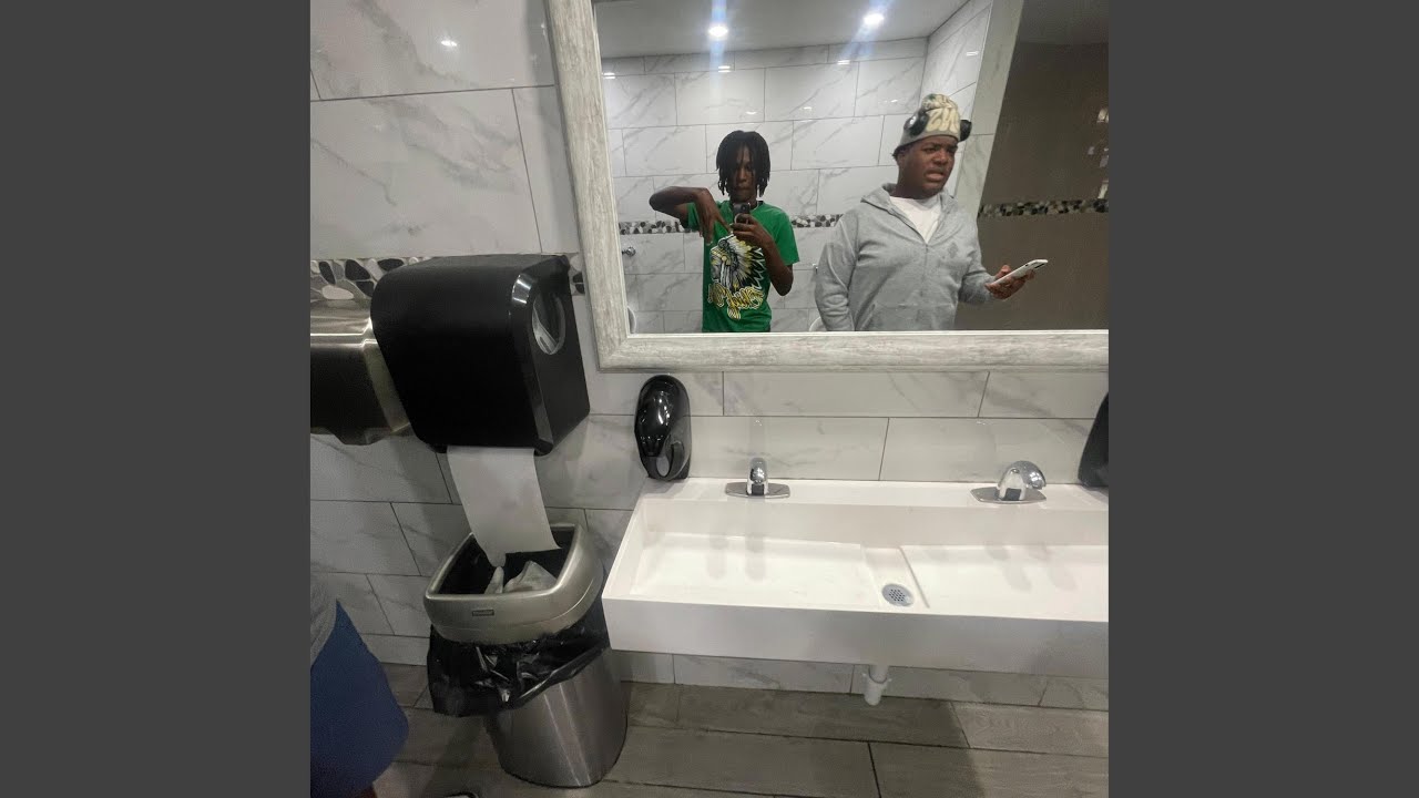 Παρακολούθηση The mirror (feat. walkd0wnk) στο YouTube