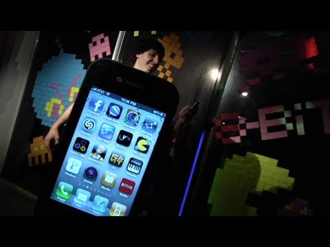 2010 Apple iPhone 4 Costume "guyPhone 4"