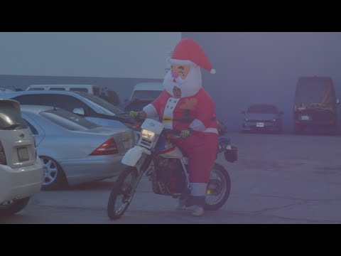 MAC DEMARCO - IT'S BEGINNING TO LOOK A LOT LIKE CHRISTMAS