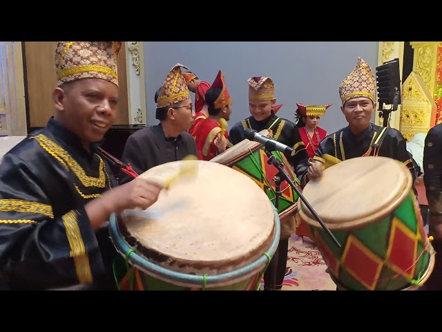 Tari piring klasik di iringi tambua jo tansa class=