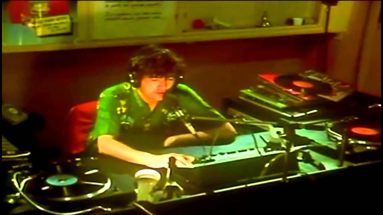 Jean-Yves Lafesse - CARBONE 14 - La radio active - LAFESSE Merci - bande 2 - 1983 - 1984 - YouTube