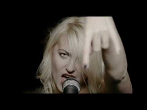 Queen Caveat -