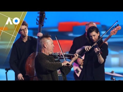 Nigel Kennedy and ensemble perform pre-final | Australian Open 2017