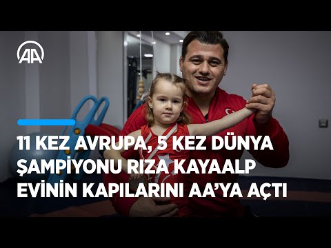 11 kez Avrupa, 5 kez dünya şampiyonu Rıza Kayaalp evinin kapılarını AA'ya açtı