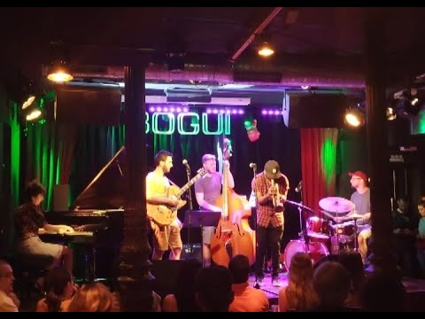 jamming-with-justin-robinson-at-bogui-jazz