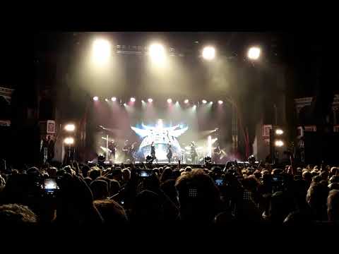 babymetal-live-in-chicago-byline-bank-aragon-ballroom-gimme-chocolate
