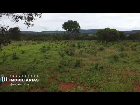 Á venda fazenda de 155 hectares em Unaí, Minas Gerais. Terra plana e com água. Boa para pecuária.