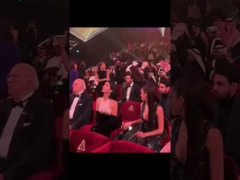 Hande Erçel and