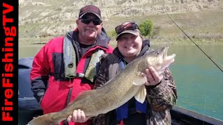 Spring WALLEYE FISHING on the Columbia river with Capt. Gregg Couch