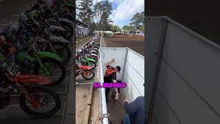 ESTE CHICO tiene el PODER de PULSAR el BOTÓN 🏍️😱 #shorts ...