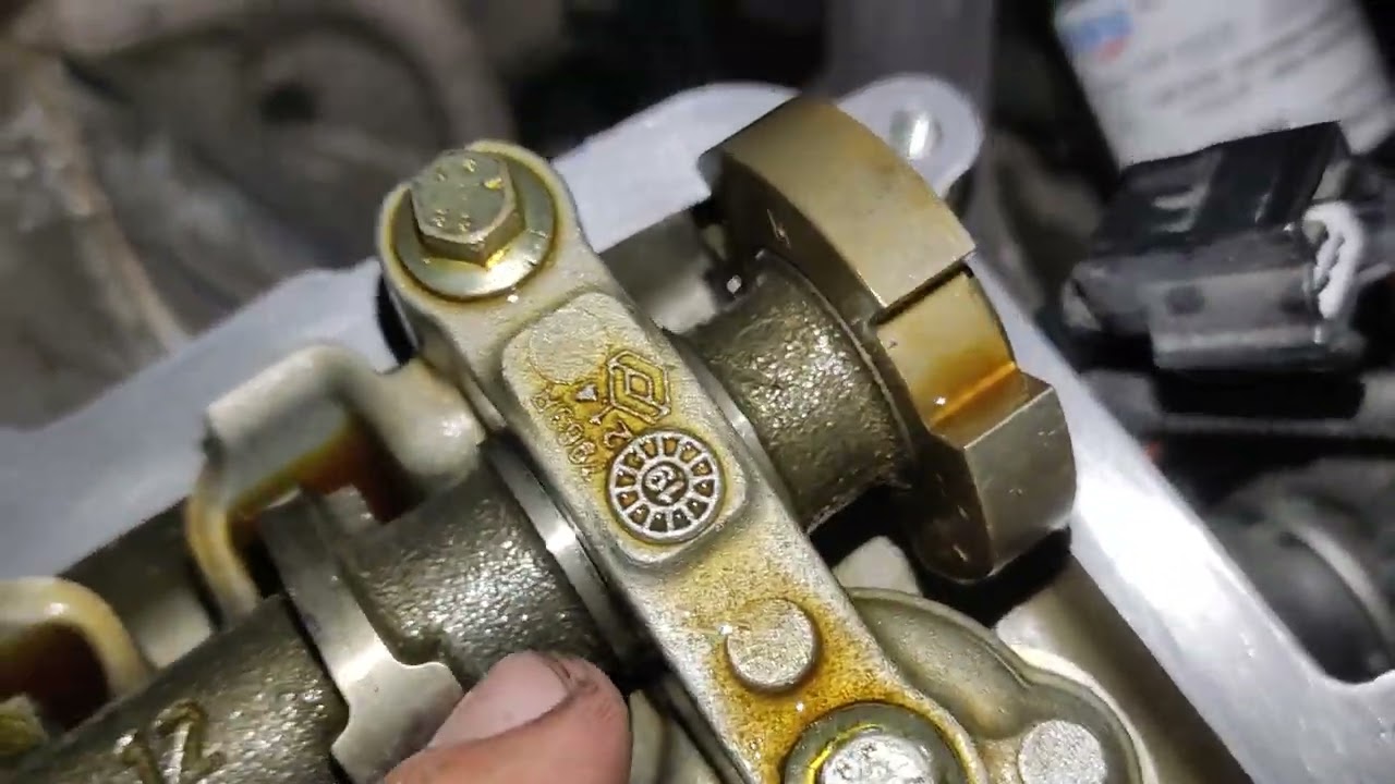 como trocar a junta da tampa de válvulas Renault Sandero Logan e kiwd 3 cilindros vídeo 2