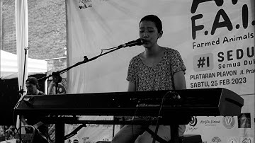 FRAU - Mesin Penenun Hujan (Live)
