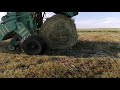 Тюкуем и собираем тюки с луга.