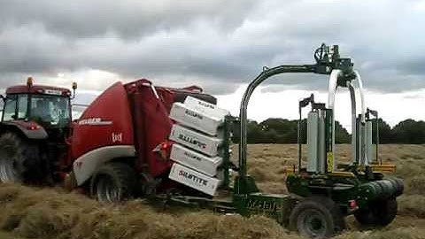 Case MX 135 & Welger RP 435 & inline McHale HS 2000 wrapp