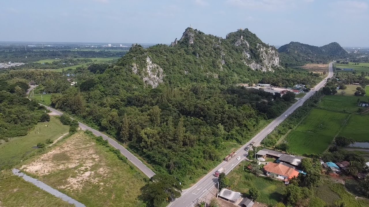 สวนป่าเบญจพรรณ27ไร่หน้าติดถนนหลังติดเขา บ้าน3หลัง ไฟฟ้าน้ำประปาครบ ราคา 22ล้านบาท อ.ปากท่อ จ.ราชบุรี