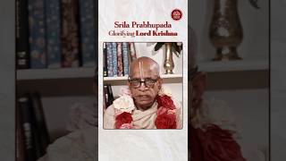 Его Божественная Милость Шрила Прабхупада прославляет Господа Кришну #krishna #iskcon #srilaprabh...
