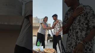 “Chhota sa vlog, bada sa taste 🍔✨”“Mini food vlog = maximum cravings 😋”“Ek bite aur pura maja