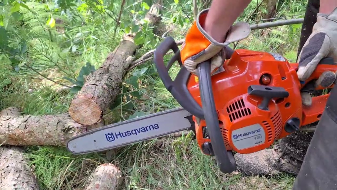Chainsaw Husqvarna 120 Mark II CUTTING WOOD #husqvarna #chainsaw 