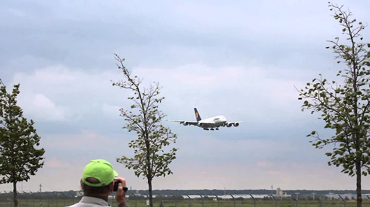 Lufthansa Airbus A380 GO AROUND!