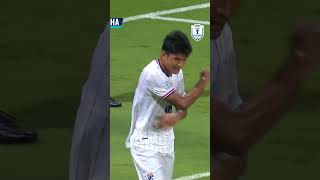 Teerasak found the gap! | Singapore 0-2 Thailand | ASEAN Hyundai Cup 2026
Teerasak Poeiphimai finds the gap between Singapore’s centre backs to score his second of the night for Thailand in their ASEAN Hyundai Cup™ 2026 Semi-Final clash.
#ASEANHyundaiCup
#ASEANChampionship
Follow #ASEANUtdFC for all the latest ASEAN football news.
Facebook: https://www.facebook.com/aseanutdfc
Instagram: https://www.instagram.com/aseanutdfc
X: https://x.com/aseanutdfc
TikTok: https://www.tiktok.com/@aseanutdfc
Website: https://www.aseanutdfc.com Teerasak found the gap! | Singapore 0-2 Thailand | ASEAN Hyundai Cup 2026