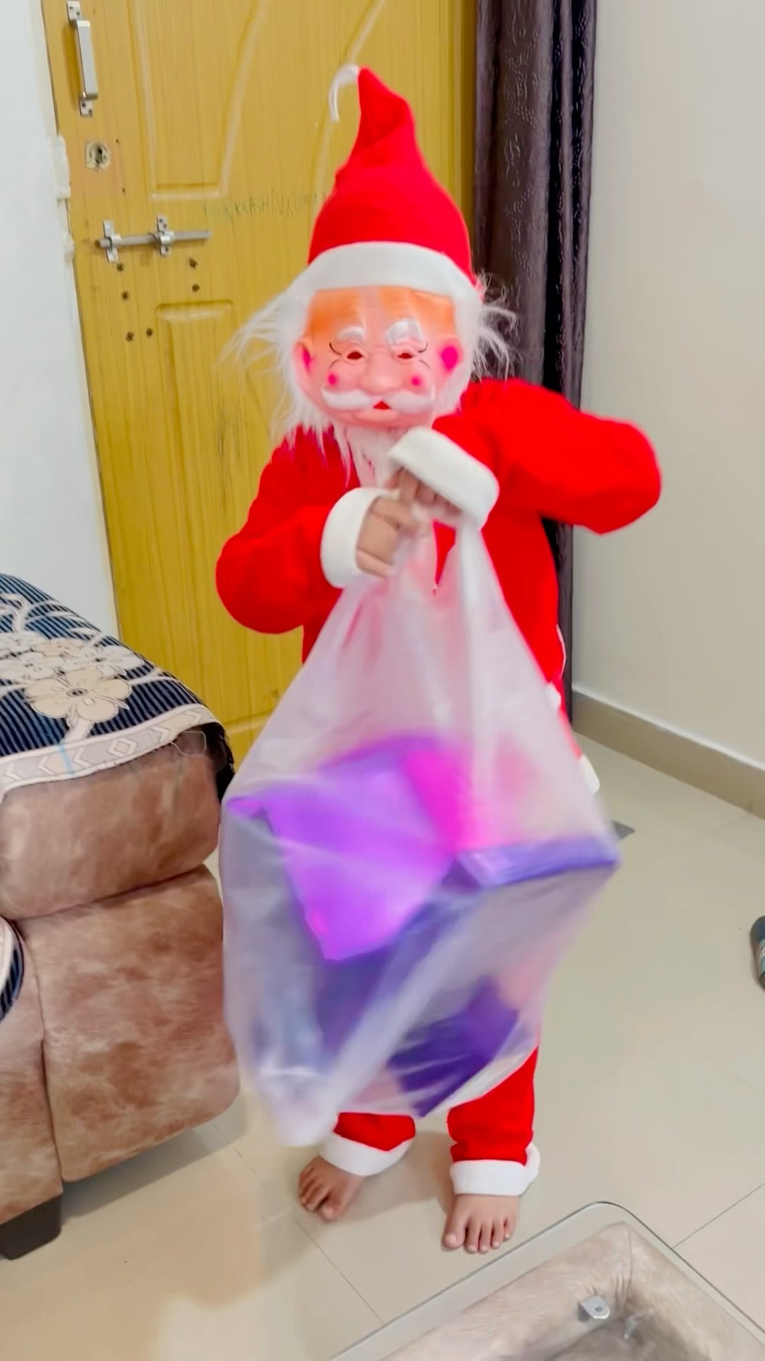 Santa ?‍? le aaya gifts ?