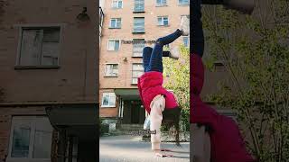 а що ви робите на вулиці😂 #reels #history #play #acrobatics #activity #вулиця #ігри