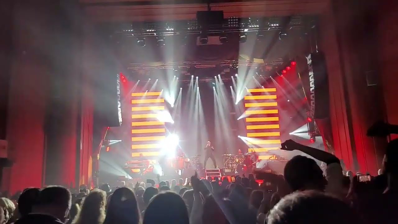 Pitbull at Lynn Auditorium, Lynn, MA YouTube