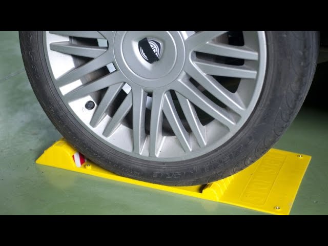 Tope de suelo para ruedas de parking aparcamiento de metal 60 cm -  distribuido por CABLEMATIC ® 