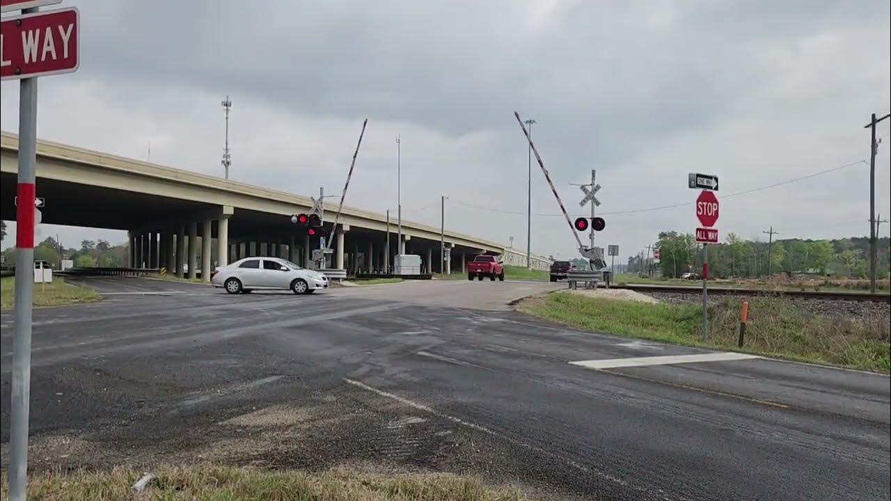 UP MLIHO and I10 E. Railroad Crossing Vidor, TX 372023 YouTube
