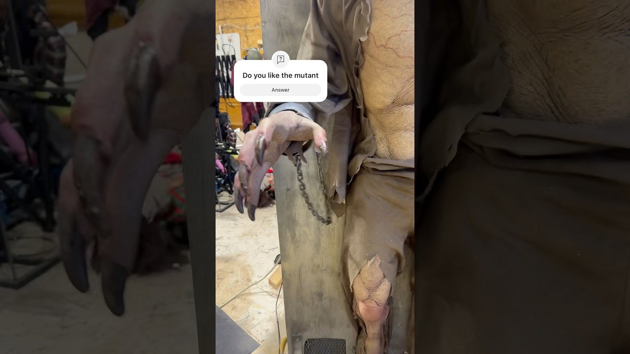 Mutant build #music #dj #animatronics #transworld #halloween2024 #spirithalloween