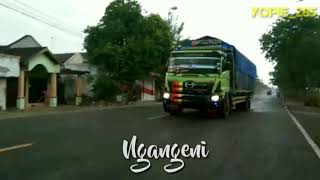 story WA truk Hino 500 full oleng di jalur Bojonegoro, Lagu Ngawi Nagih Janji part 2.