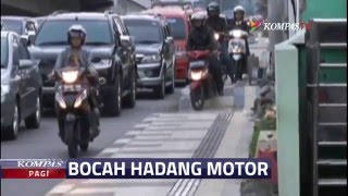 Bocah Ini Hadang Motor Yang Melintas di Trotoar