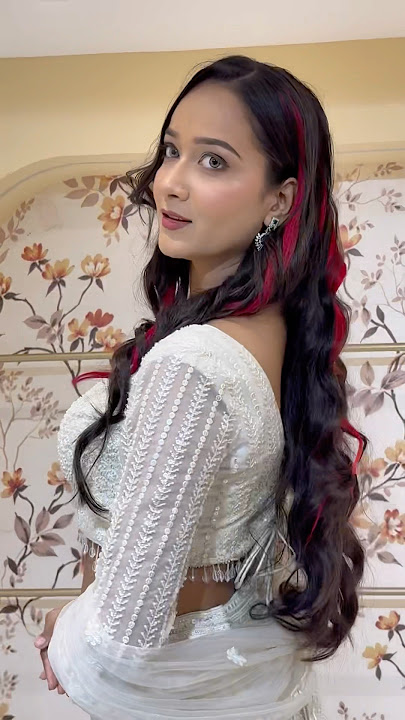 This white lehenga look has my heart 🦢🪷✨ #song #shorts #bollywood
