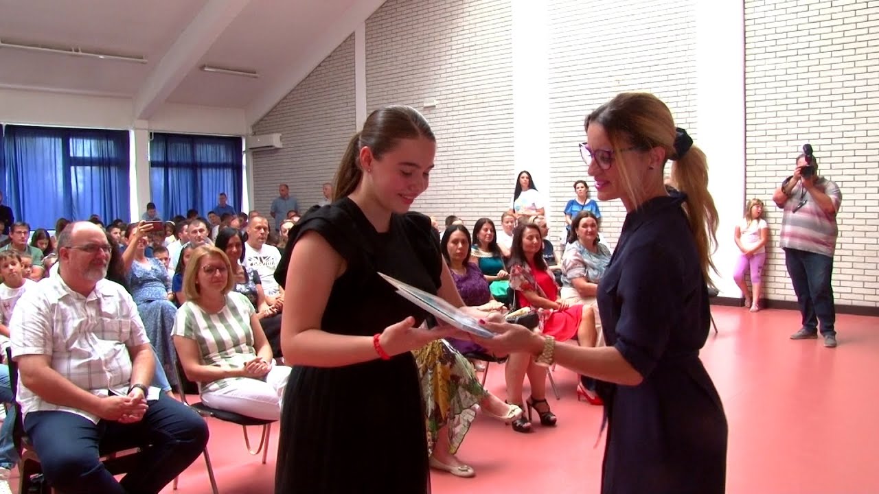 Uručena priznanja najboljim učenicima OŠ 