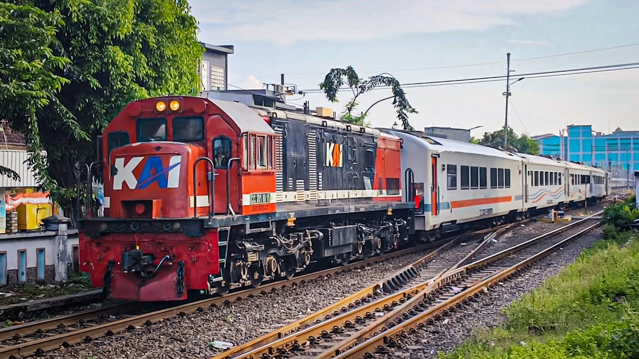 UNDER FRAME BENGKONG‼️LOKOMOTIF INI TIDAK BISA BERDINAS KERETA SECARA REGULER