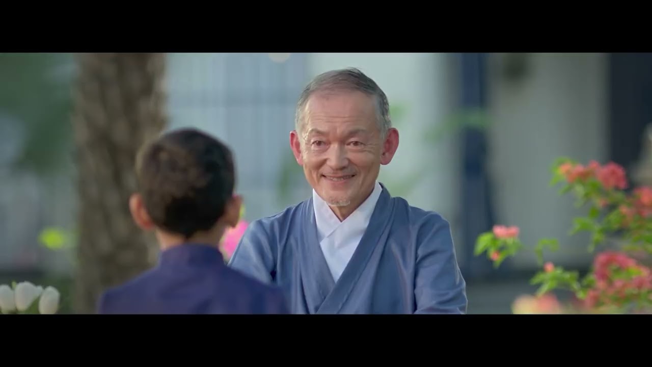 Still from the official video of Nandaka 84
