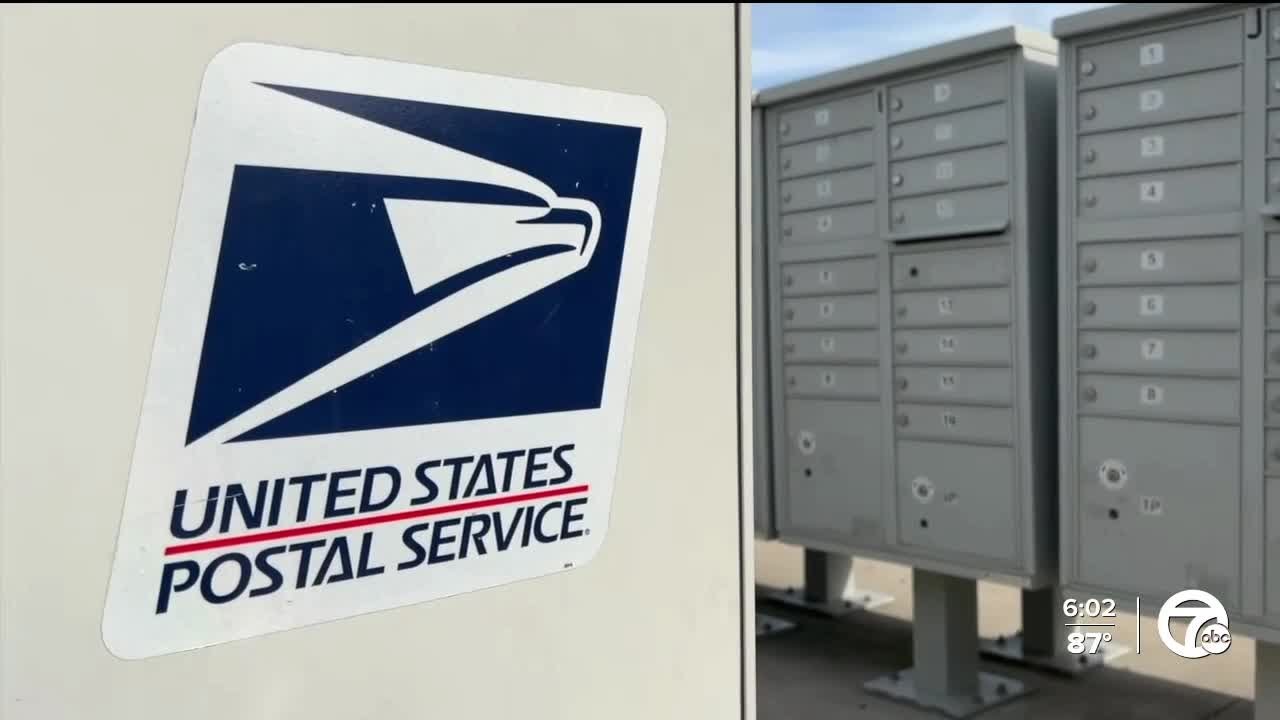 U.S. mail carrier robbed at gunpoint YouTube