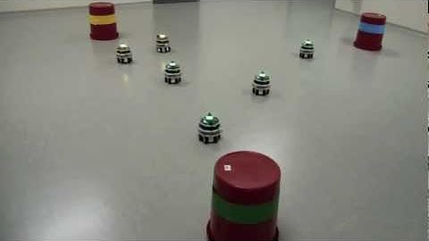 Human-like multi-robot navigation, three targets scenario