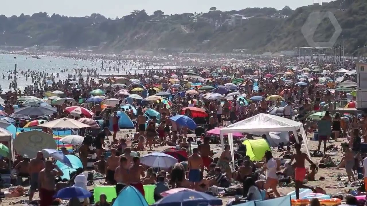 Masiva asistencia a las playas de Brighton Inglaterra, en el día más caluroso del año