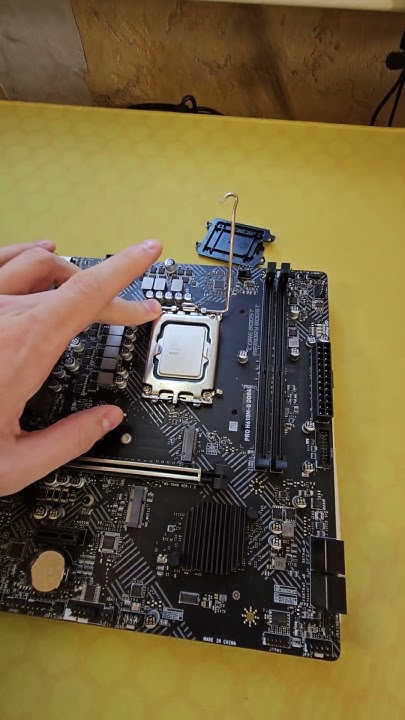 защитная крышка сокета процессора! #сборкапк #intel #nvidia # ...