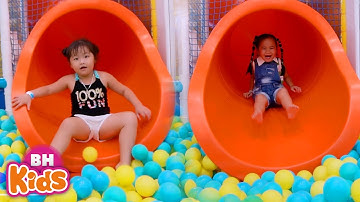 Bé Chơi Cầu Trượt Nhà Bóng - Nhạc Thiếu Nhi Vui Nhộn Bé Là Bé Tí Ti