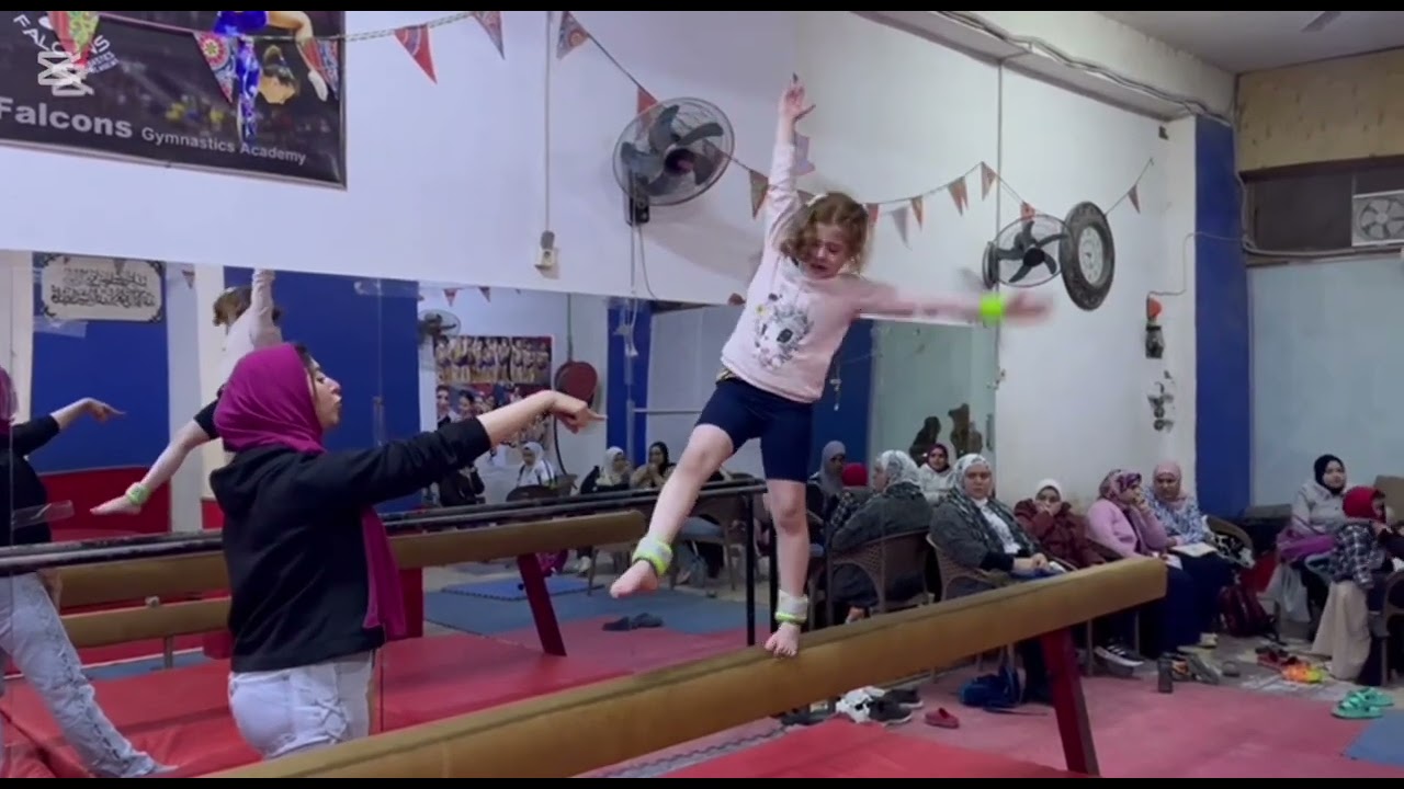 اجمل تمرين جمباز مع فريق تحت ٨ سنوات اشطر بنات