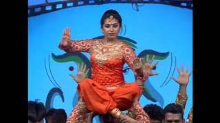 indian girl shoulder ride   8