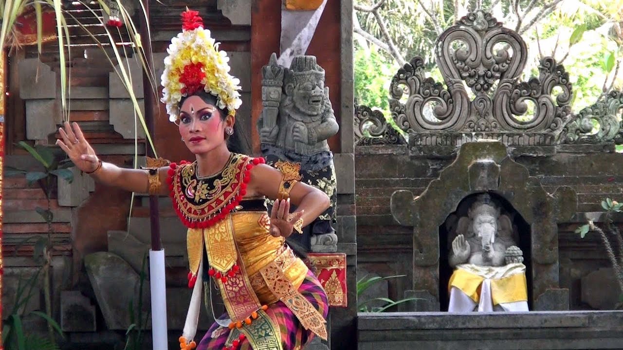 Balinese Barong Dance Show in Batubulan HD - YouTube