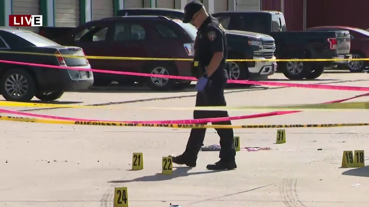 Deputies investigating deadly shooting at flea market in north Harris ...