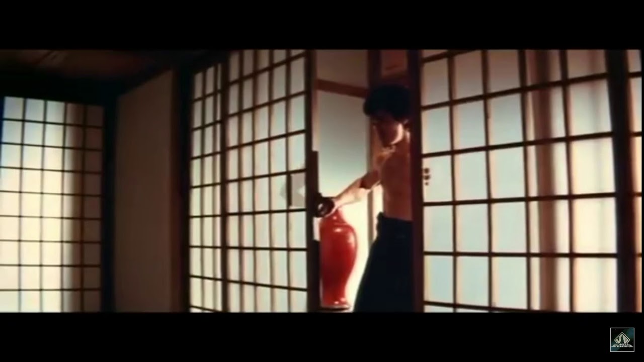 Bruce lee nunchaku vs katana final fight YouTube