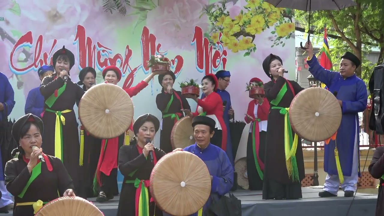 Lk mời nước mời trầu - Hội Xuân quan họ (clb dân ca quan họ Bình Thạnh)