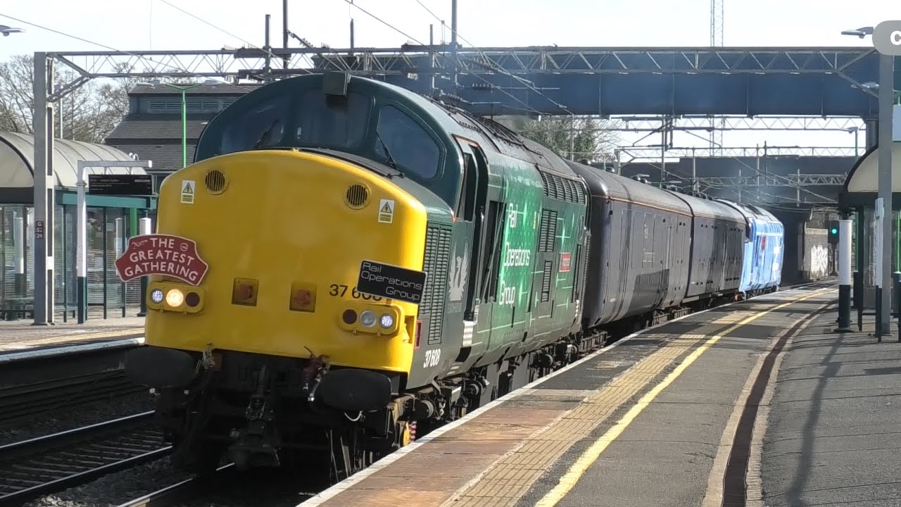 Busy Rush At Wolverton Station 3 Class 37s lots Fast Pendolinos Trains / Freight Trains On WCML